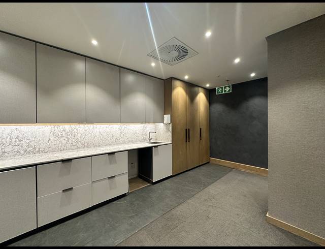 552M² OFFICE TO LET IN SANDTON CENTRAL